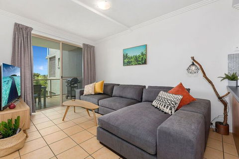 BEACH BLISS LUXURIOUS APARTMENT With POOL - QLD Tourism 3