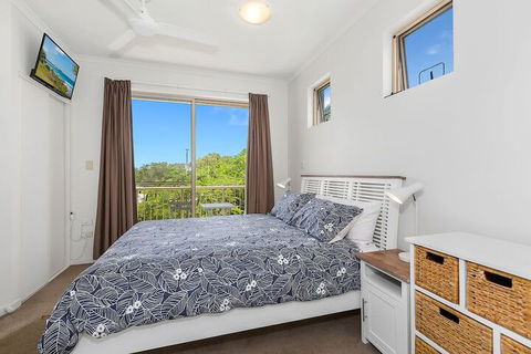 BEACH BLISS LUXURIOUS APARTMENT With POOL - QLD Tourism 5