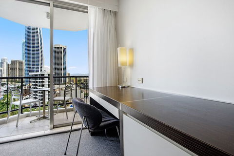 Private Apartment In The Heart Of Surfers Paradise - Queensland Tourism 6