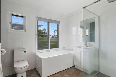 BEACH HOUSE On PEARL - Queensland Tourism 7