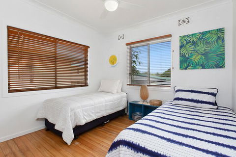 BEACH HOUSE On PEARL - Queensland Tourism 1