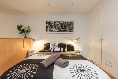 Adelaide 4 Bedroom House With Pool - QLD Tourism 4