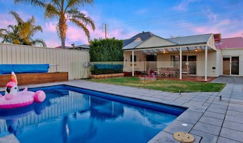 Adelaide 4 Bedroom House With Pool - QLD Tourism 2