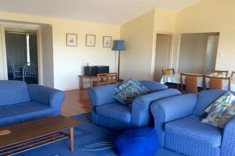 22 Broadbeach Drive - QLD Tourism 6