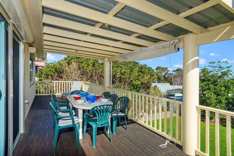 22 Broadbeach Drive - QLD Tourism 4