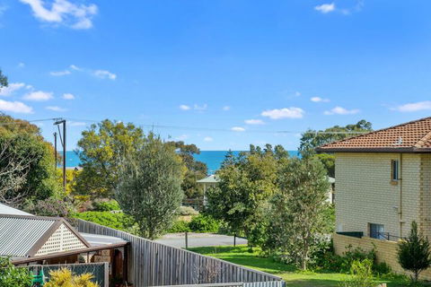 22 Broadbeach Drive - QLD Tourism 2