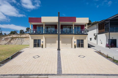 The Oasis 6 Turnberry Drive - QLD Tourism 1