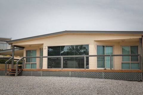 Salt 37 Oceanview Drive - QLD Tourism 1