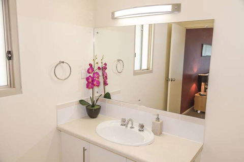 Salt 37 Oceanview Drive - QLD Tourism 5
