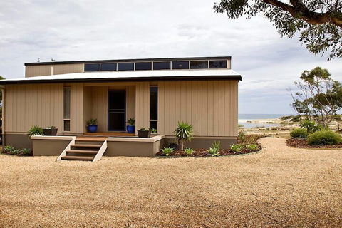 Stones Throw 26 River View Drive - QLD Tourism 1