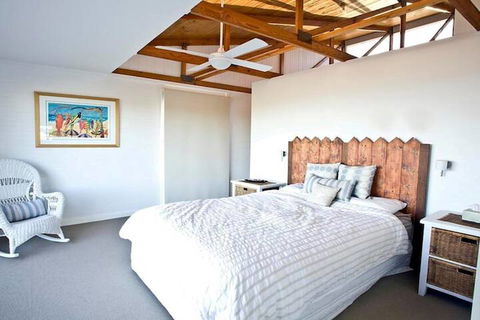 Stones Throw 26 River View Drive - QLD Tourism 6