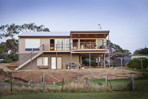 Stones Throw 26 River View Drive - QLD Tourism 2
