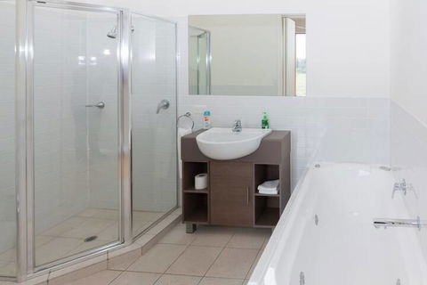 South Shores Yellowfin Villa 95 South Shores Normanville - QLD Tourism 6