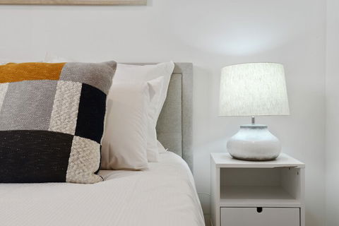 HomeHotel New & Walking To Shopping Super Clean - QLD Tourism 1