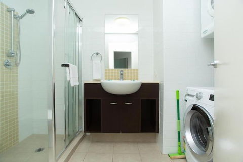 Wings Private Apartments - Queensland Tourism 3