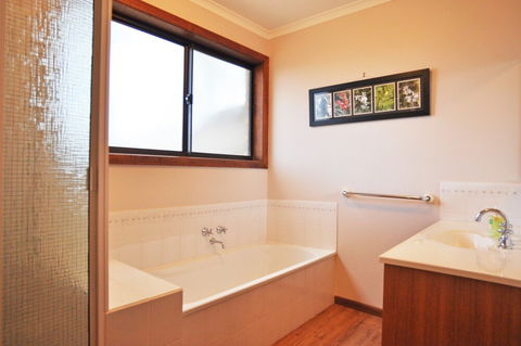 Palm Waters 4 PET Friendly - Queensland Tourism 6