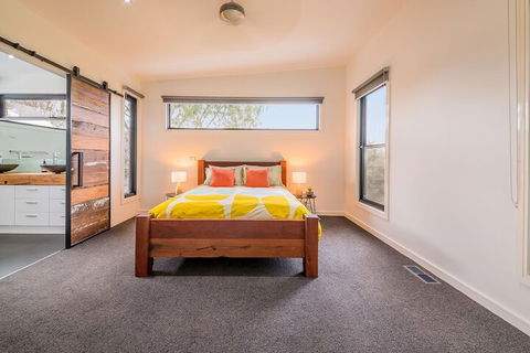 Luxury By THE SEA Close TO THE Beach - QLD Tourism 7