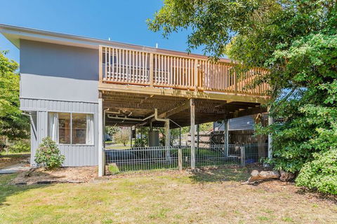 Inverloch Beach HUT Close TO Beach & Shops! - QLD Tourism 1
