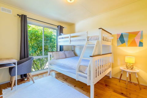 Inverloch Beach HUT Close TO Beach & Shops! - QLD Tourism 6
