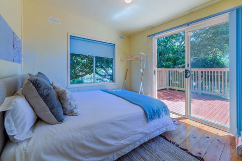 Inverloch Beach HUT Close TO Beach & Shops! - QLD Tourism 4