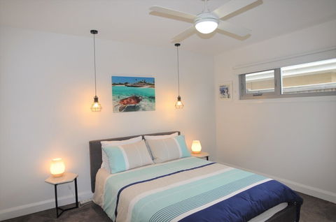 Sunnyside Surf Side - QLD Tourism 4