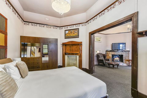 Wyatt Guest House - Queensland Tourism 6