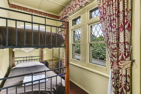 Wyatt Guest House - Queensland Tourism 2
