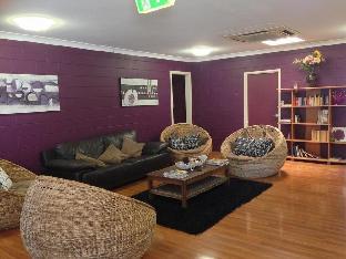 Foreign Exchange Accommodation Beachside - QLD Tourism 5