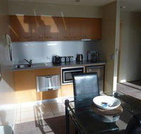 Flinders Lane Holiday Apartments - Queensland Tourism