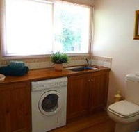 Australian Home Away at Eltham Venn Cottage - Queensland Tourism
