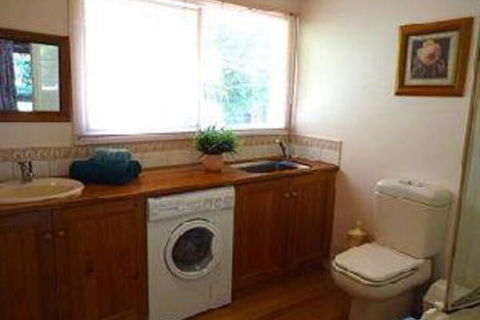 Australian Home Away At Eltham Venn Cottage - QLD Tourism 0