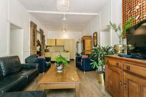 Jaspers Apartments - QLD Tourism 3