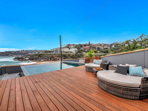 Tamarama Apartments - Queensland Tourism 3