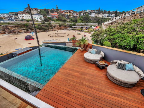 Tamarama Apartments - Queensland Tourism 1