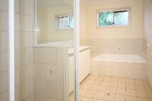 Redman Place 2 / 9 - QLD Tourism 5