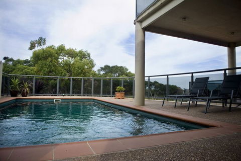 Eugenies Luxury Accommodation - QLD Tourism 3