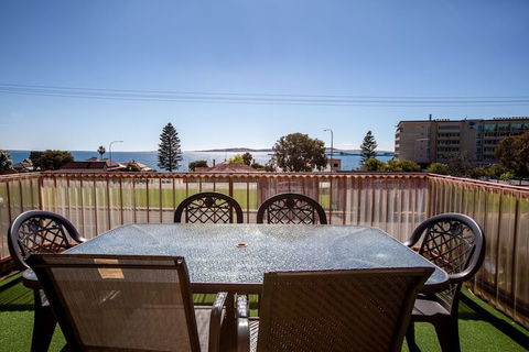 Blue Seas Motel - Queensland Tourism 1