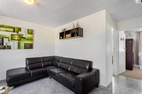 Sunset Court Unit 1 / 3 Resthaven Avenue - QLD Tourism 5