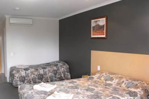 Victory Hotel Motel - Queensland Tourism 6