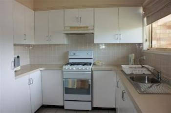 Boulevard Serviced Apartments - QLD Tourism 0