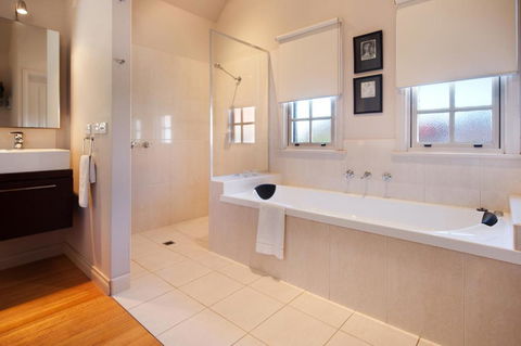 Circa Ruby Mint - Queensland Tourism 2