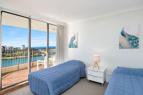 Seascape Unit 1402 Great Location & Amazing Water Views - QLD Tourism 4