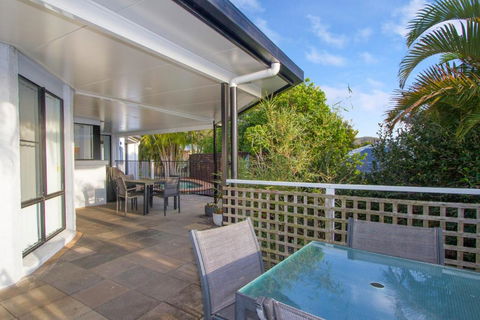 Relax At Coolum - Queensland Tourism 1