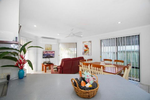 Relax At Coolum - Queensland Tourism 2