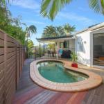 Relax At Coolum - Queensland Tourism 0