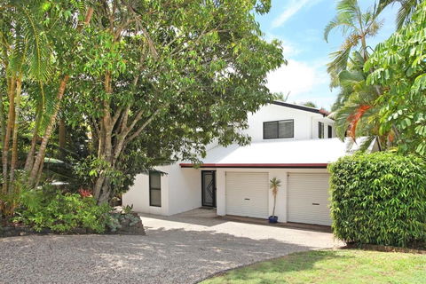8 Springfield Avenue Pet Friendly Linen Included - Queensland Tourism 3