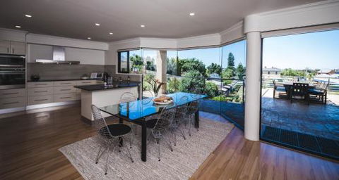 Russell House - Queensland Tourism 2