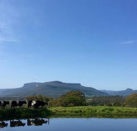 Minimbah Farm Cottages Family Farmstay choose from 2  3 bedroom Cottages  6 Bedroom House - QLD Tourism