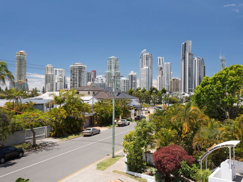 Chevron Sails - Queensland Tourism 5