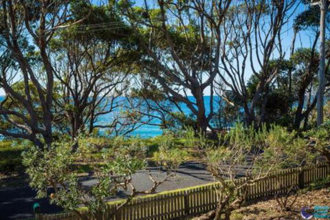 Magical Mystery Bay Road - QLD Tourism 6